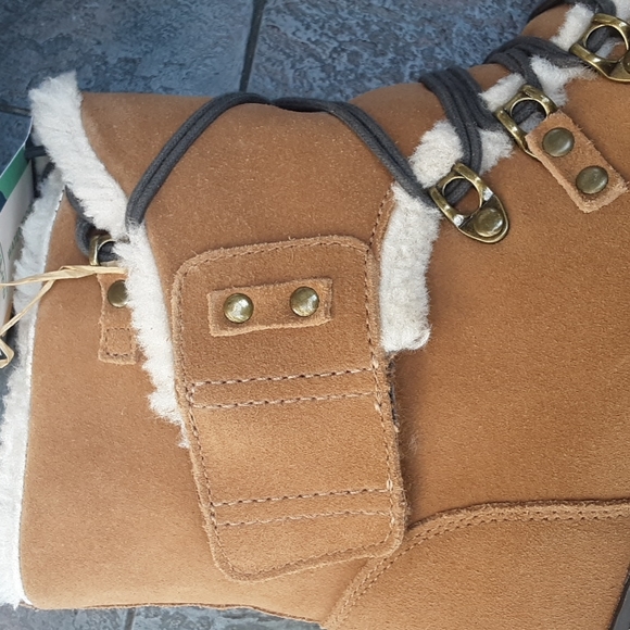 EARTH ANKLE BOOTIES NWT - Picture 6 of 9